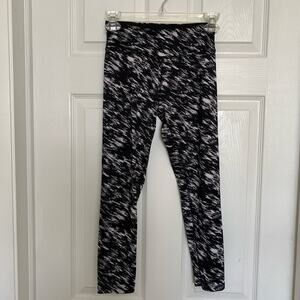 Beyond Yoga black and white static print leggings
